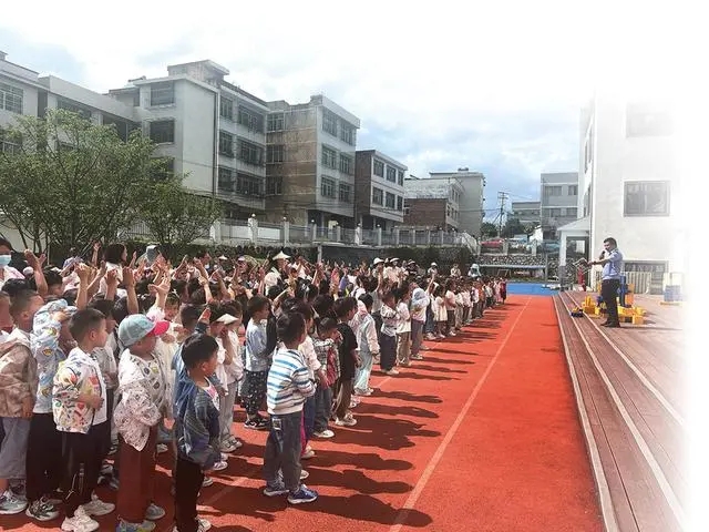 贵阳市：普法宣传有声有色 法润青春护航成长