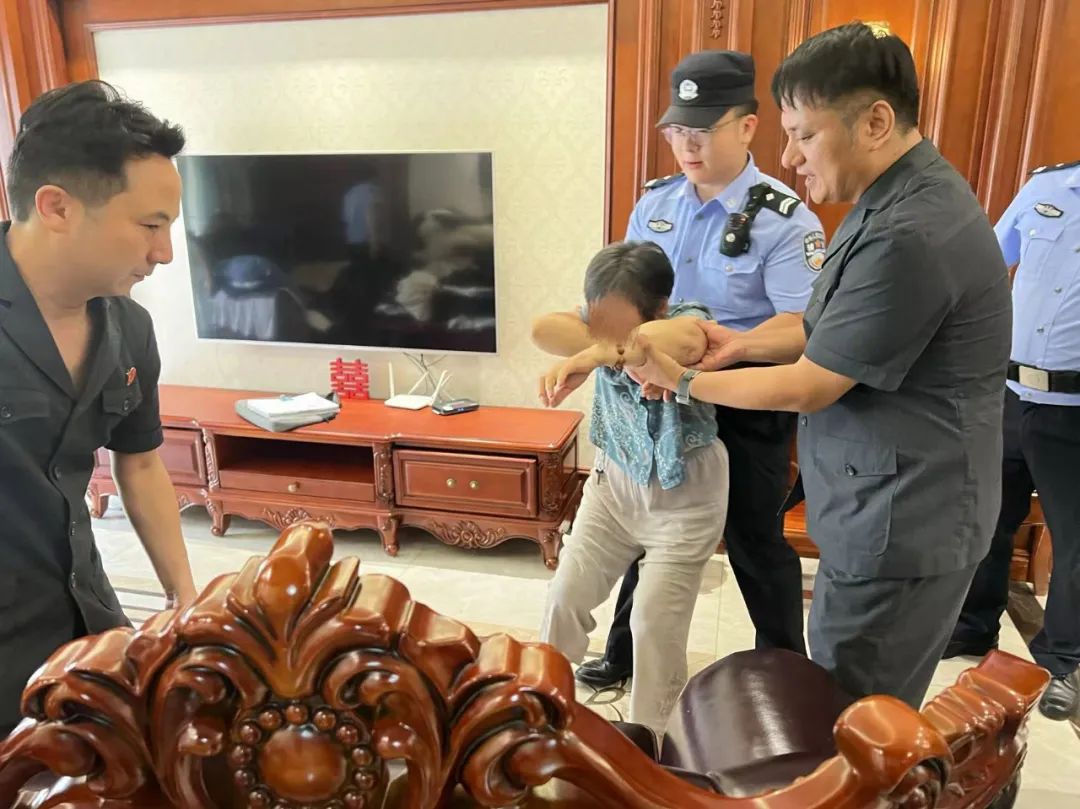 买了法拍房,原房主拒不搬出怎么办? 买了法拍房,原房主拒不搬出怎么办?