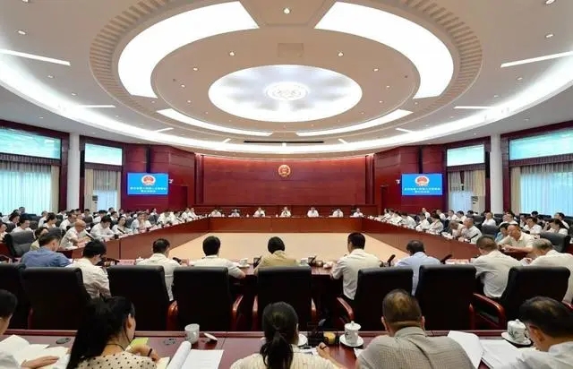 《贵州法治报》特别报道|在荣光与奋进中不断推动人大工作迈上新台阶——庆祝全国人民代表大会成立70周年暨地方人大设立常委会45周年 《贵州法治报》特别报道|在荣光与奋进中不断推动人大工作迈上新台阶——庆祝全国人民代表大会成立70周年暨地方人大设立常委会45周年