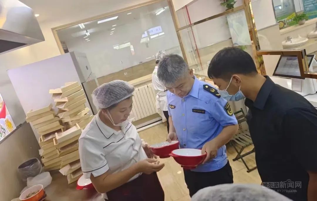 哈市市场监督管理局开展国庆餐饮服务食品安全督导检查