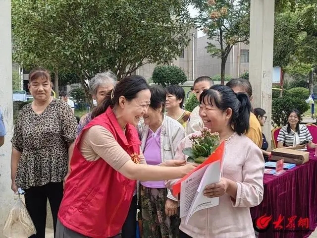 滕州市妇联“法治护航共成长，巾帼共筑安全网”法治教育宣传活动举行