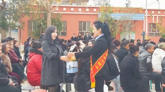 政策宣讲入民心 义诊服务暖人心 政策宣讲入民心 义诊服务暖人心
