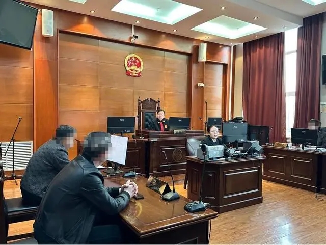 外卖小哥驾驶未投保交强险的摩托车，出事故如何赔？法院判了！