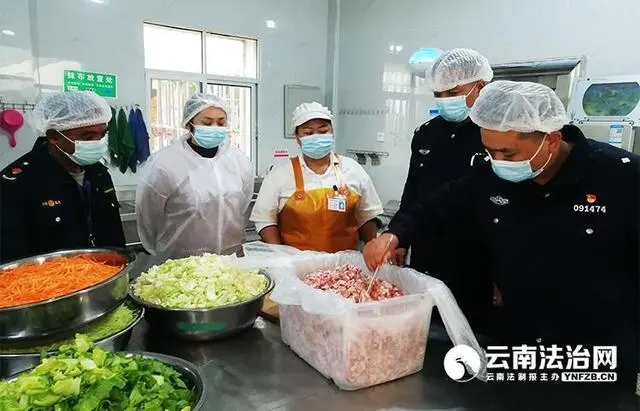 沧源县公安局环食药侦大队深入乡镇开展校园食品安全专项检查