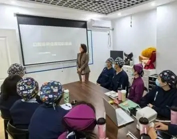 口腔健康相伴法治建设护航，瑞雪口腔门诊部举行法律知识宣讲与培训