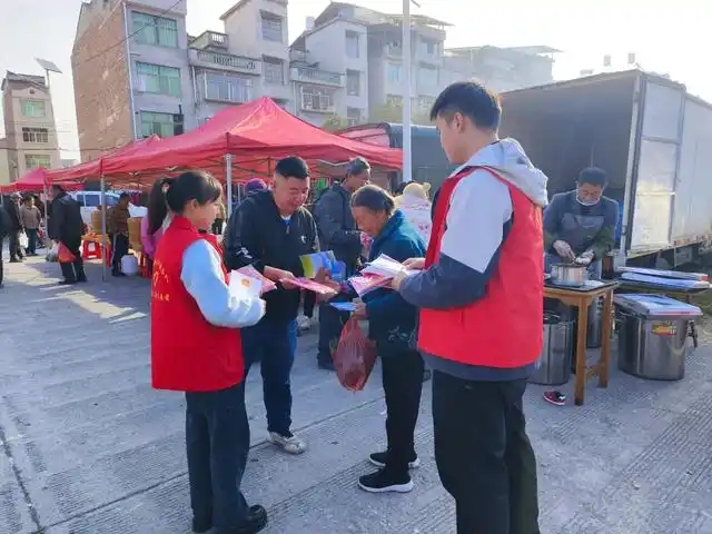 三穗县长吉镇：三强化抓紧食品安全工作